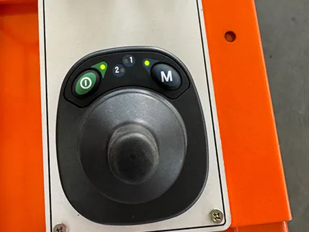 Button-style control handle, offering simple and comfortable operation